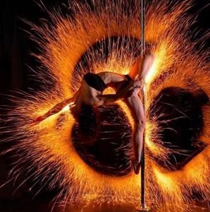 Meet your Posher, Simona